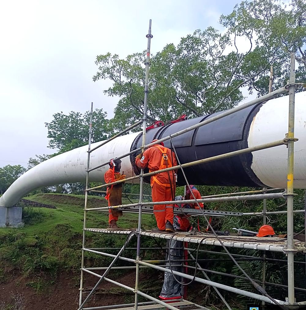 Recubrimiento de junta en un cruce elevado de gasoducto